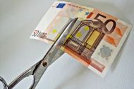 Κινδυνεύουν με «ψαλίδι» 112.000 διπλοσυνταξιούχοι