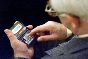 Κατάργηση του ΕΚΑΣ για το 40% των δικαιούχων