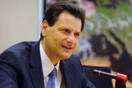 Διευκρινίσεις Σκυλακάκη: Τι θα ισχύσει με τους λογαριασμούς ρεύματος στα εξοχικά