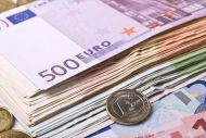 Εκρηκτική η αύξηση των χρεών στην εφορία - 8.862 ΑΦΜ χρωστούν το μισό ΑΕΠ