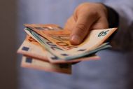 Επιταγή ακρίβειας: Άνοιξε η πλατφόρμα για τα 250 ευρώ σε μακροχρόνια ανέργους - Βήμα βήμα η διαδικασία