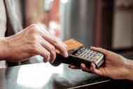 Στην τελική ευθεία η online διασύνδεση των ταμειακών με τα POS