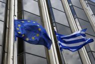 Η ταχύτερη ανάπτυξη μείωσε το δημόσιο χρέος στην Ελλάδα και την ΕΕ