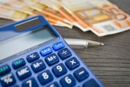Κατάργηση του τέλος επιτηδεύματος αλλά… με φορολογική συμμόρφωση