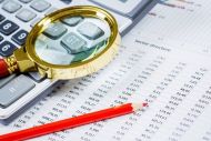 ΑΑΔΕ: Έρχεται ο «ενδιάμεσος φόρος» για τις εποχικές επιχειρήσεις - Ποιοι απειλούνται με έκτακτους ελέγχους