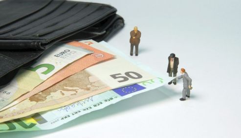 Picture 0 for Συντάξεις Mαρτίου: Δείτε τις ημερομηνίες πληρωμής για όλα τα ταμεία