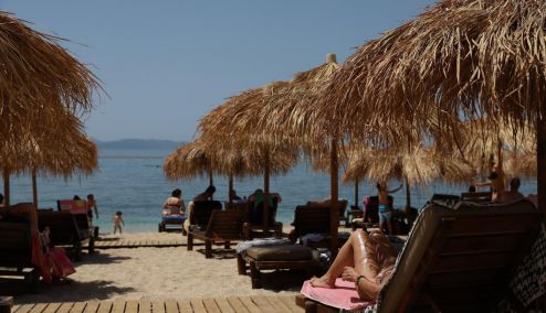 Picture 0 for  ΑΑΔΕ: Παρακολούθηση με drones, μυστικούς ελεγκτές και «τουρίστες-εφοριακούς»