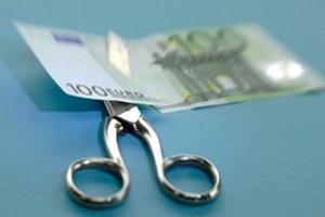 Αναβολή στη νέα περικοπή των επικουρικών συντάξεων από 1-1-2012