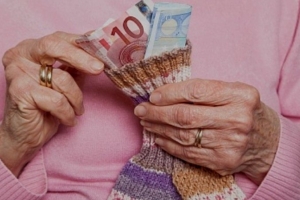 Αναστολή συντάξεων χωρίς ΑΜΚΑ και ΑΦΜ από τον Απρίλιο 